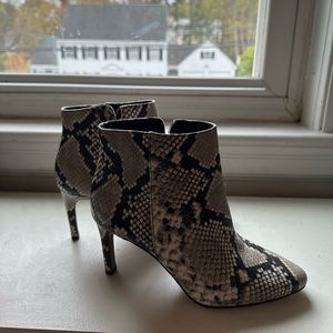 Banana Republic. Only worn once